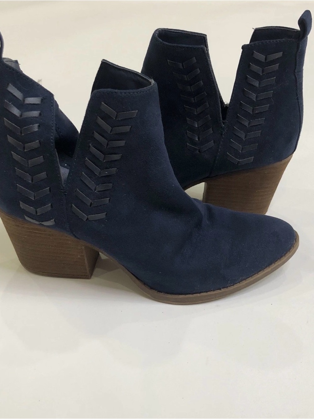 Carlos Santana Navy Blue Whitley Boho Pointed Ankle Booties Heels Chevron Sz8